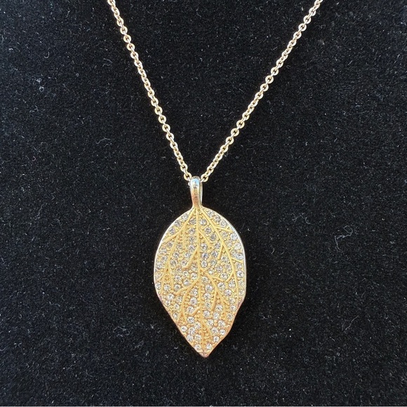 Vintage Lia Sophia Eden Efflorescence Leaf Necklace with Sparkle - Picture 15 of 16